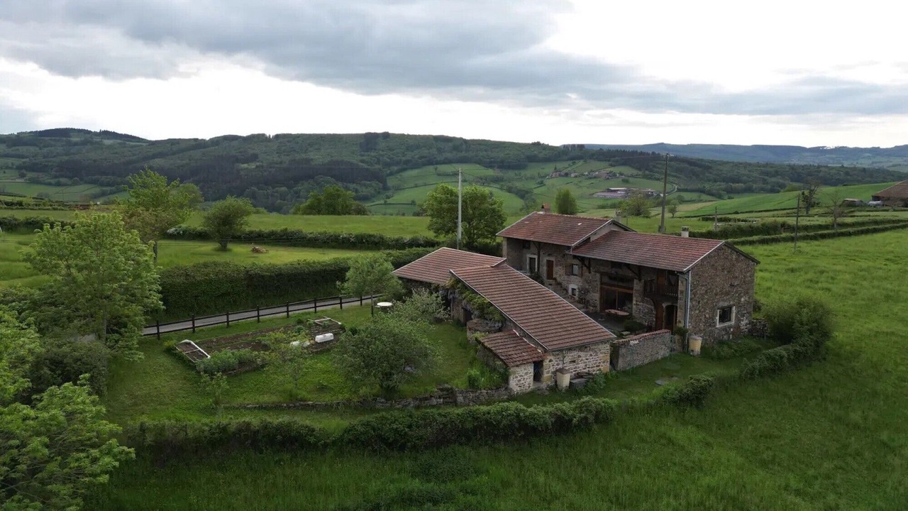 Photo of Outdoor in Bourgvilain