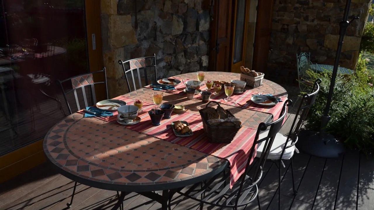 Photo of Outdoor in Bourgvilain