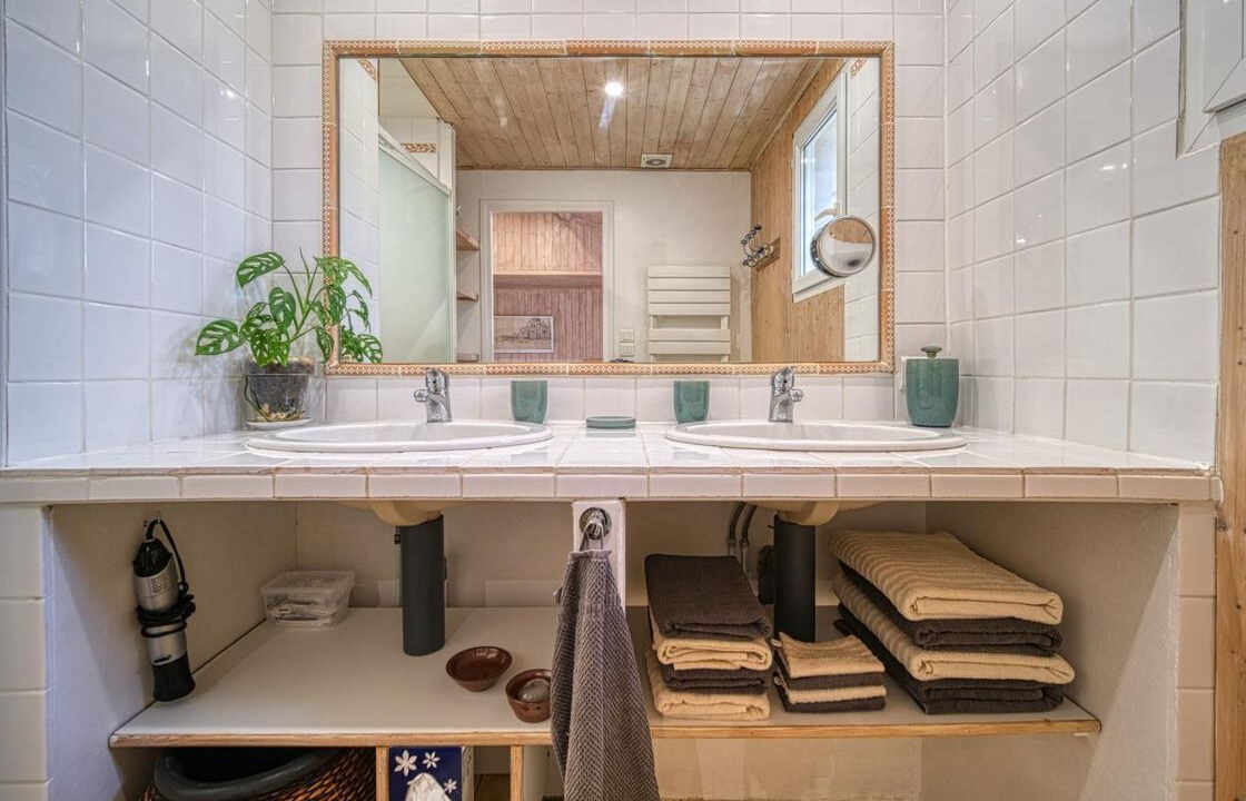 Photo of Bathroom in Piegros-la-Clastre