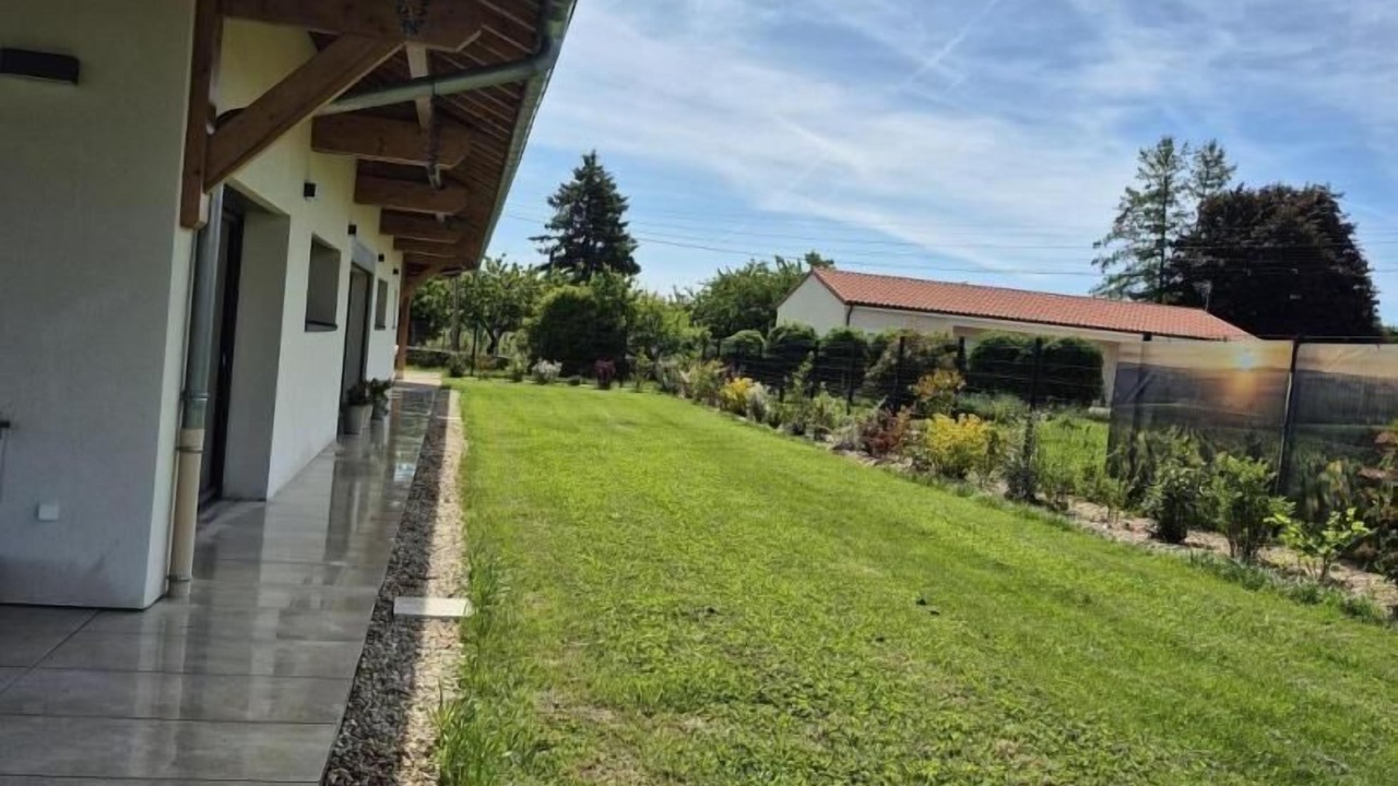 Photo of Outdoor in Jugy