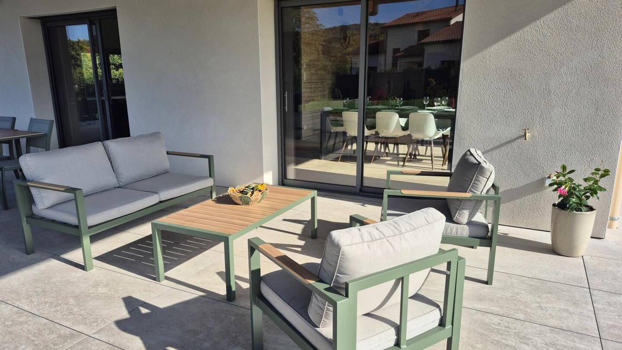 Photo of Patio Balcony in Jugy