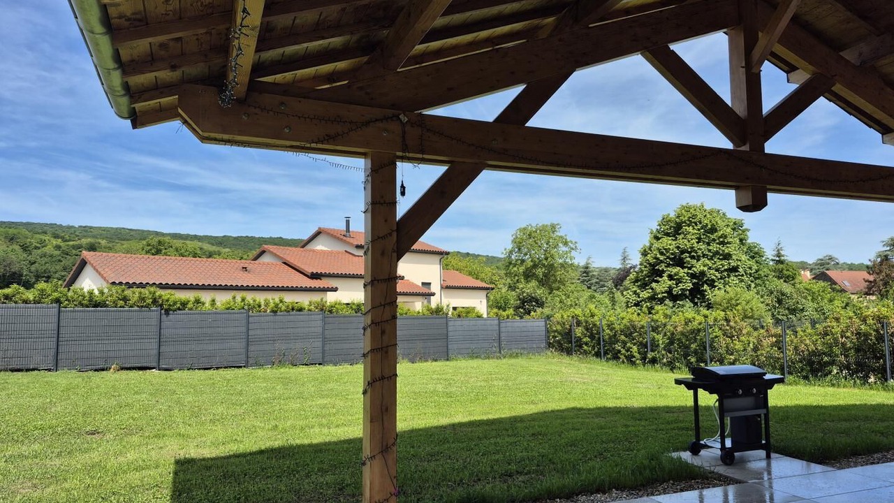 Photo of Patio Balcony in Jugy