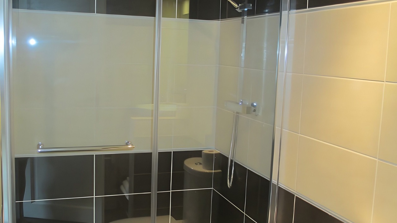 Photo of Bathroom in Saint-Julien-Labrousse