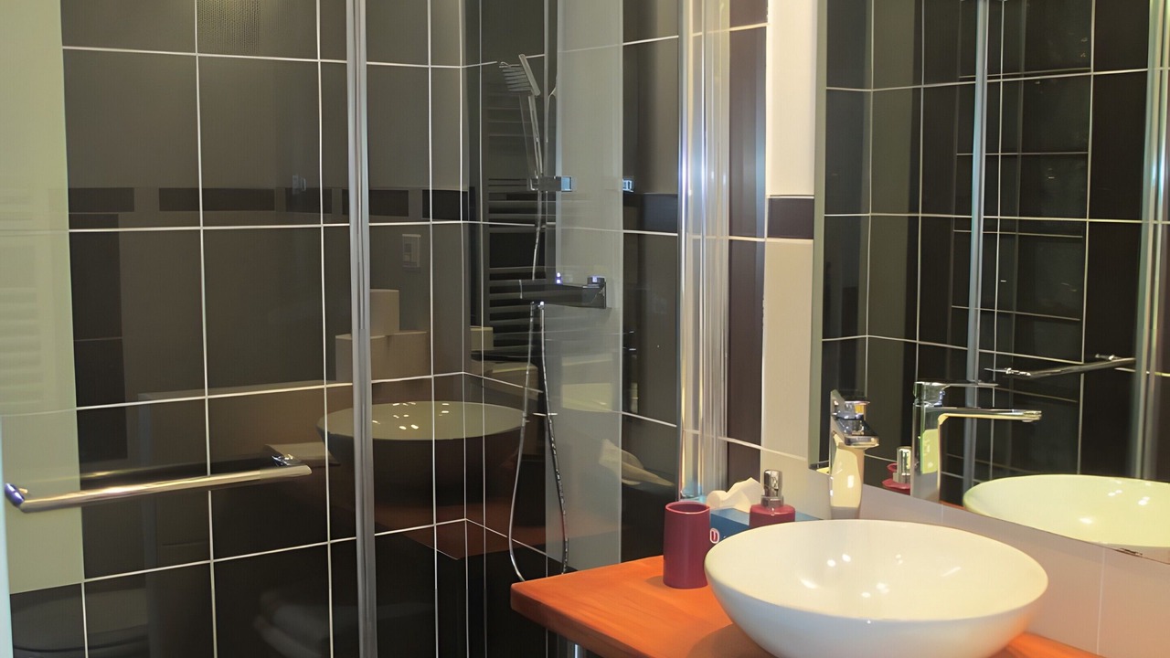 Photo of Bathroom in Saint-Julien-Labrousse