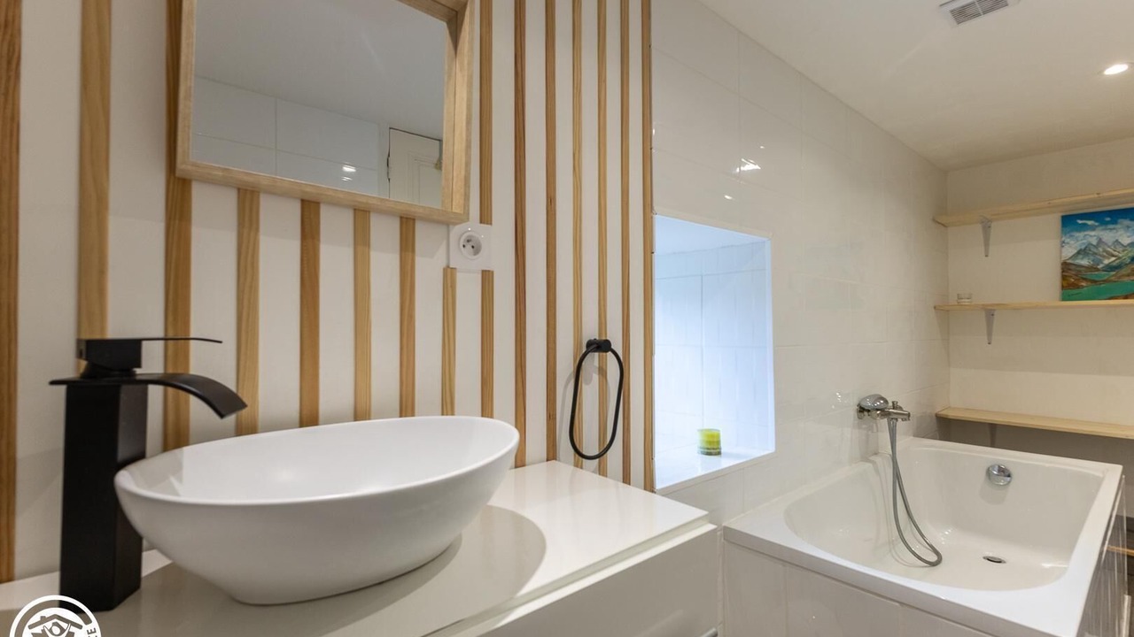 Photo of Bathroom in Job