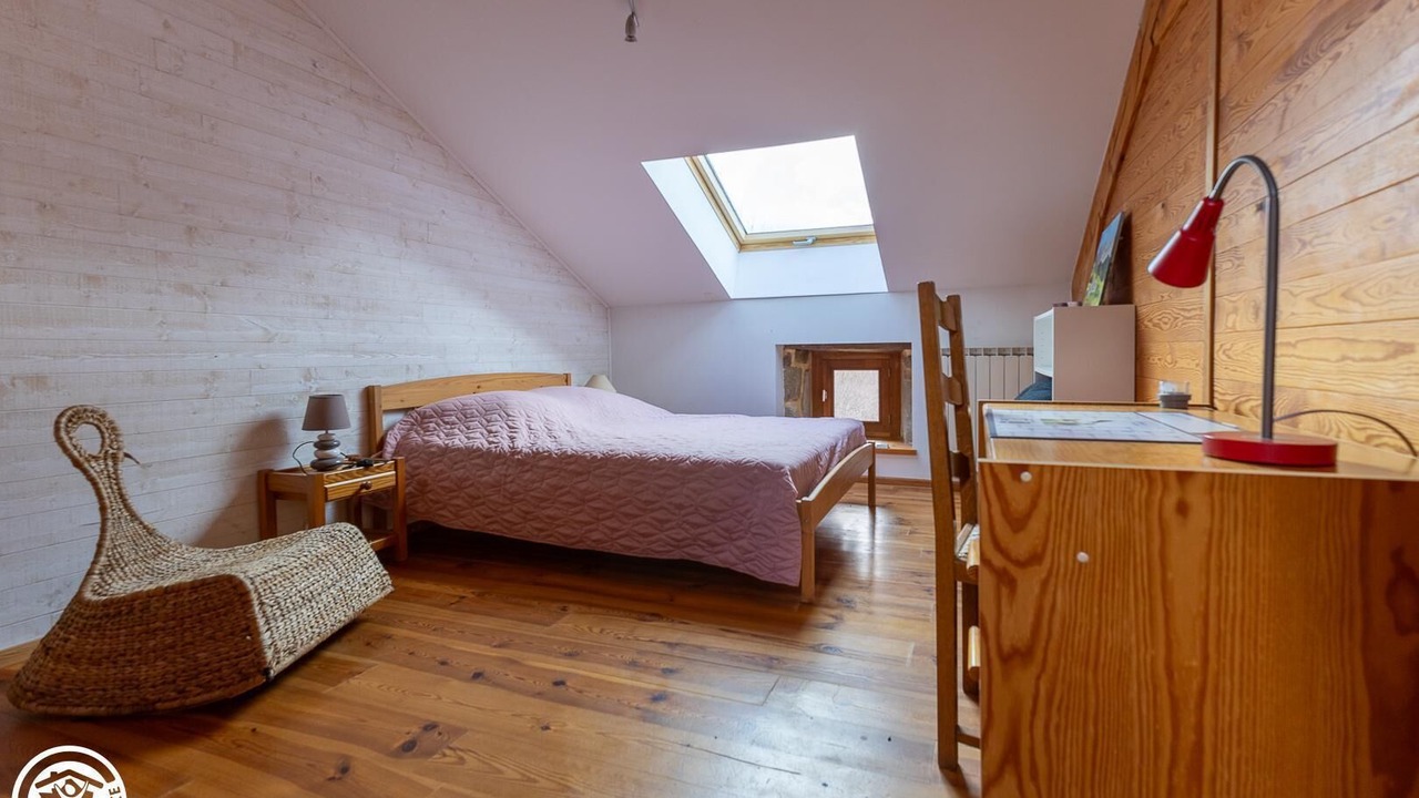 Photo of Bedroom in Job
