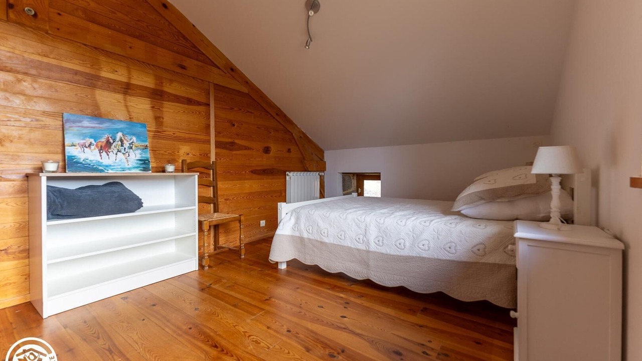Photo of Bedroom in Job