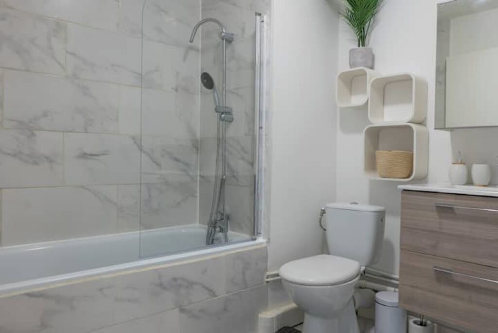 Photo of Bathroom in Courcouronnes