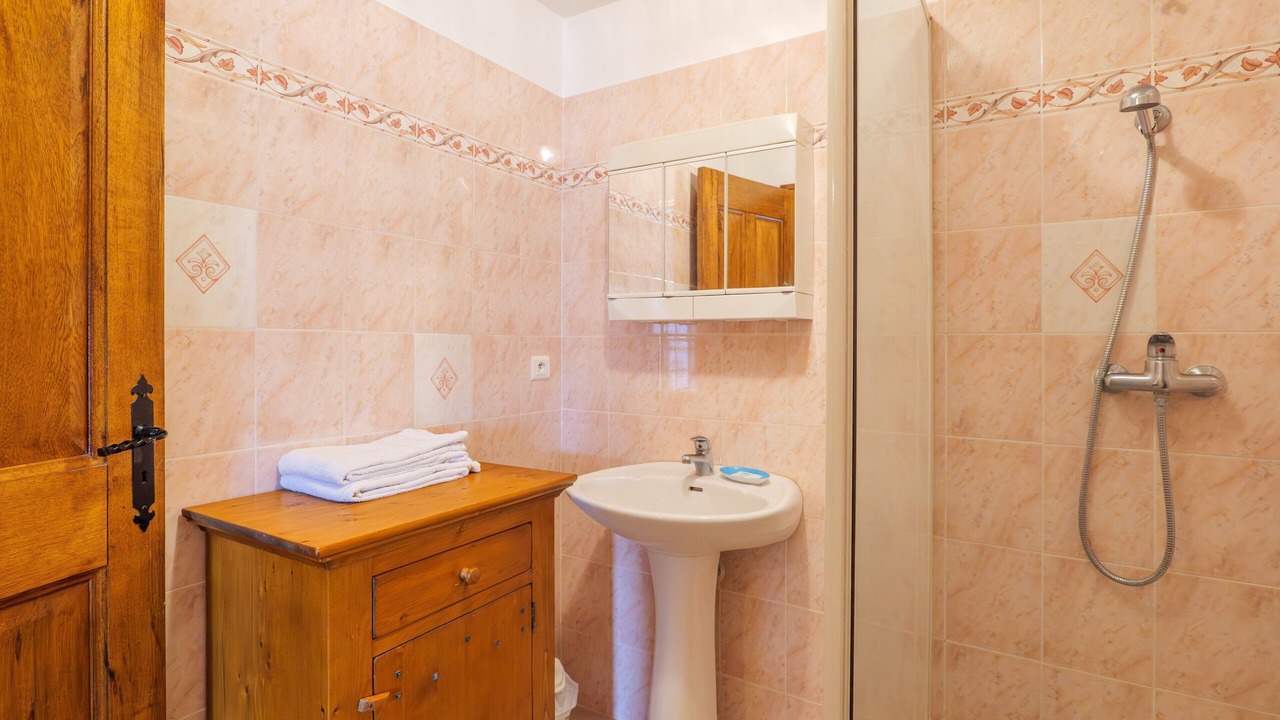 Photo of Bathroom in La Garde-Adhemar