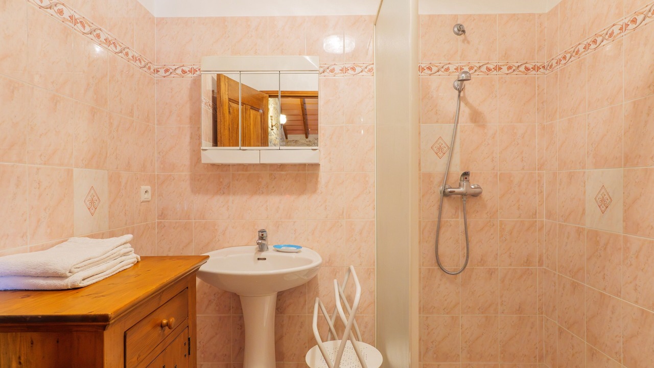 Photo of Bathroom in La Garde-Adhemar
