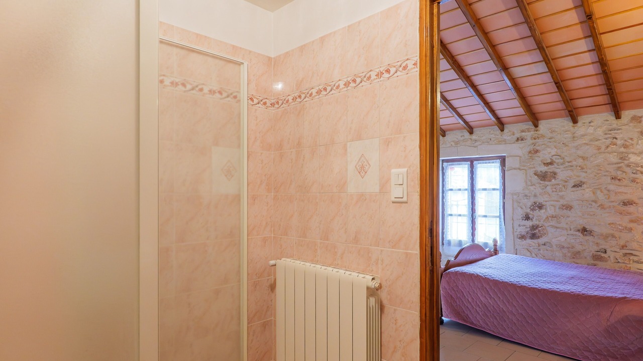 Photo of Bedroom in La Garde-Adhemar