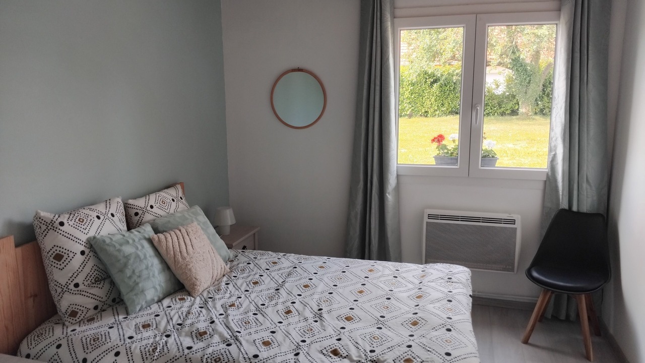 Photo of Bedroom in Chevigny-en-Valiere