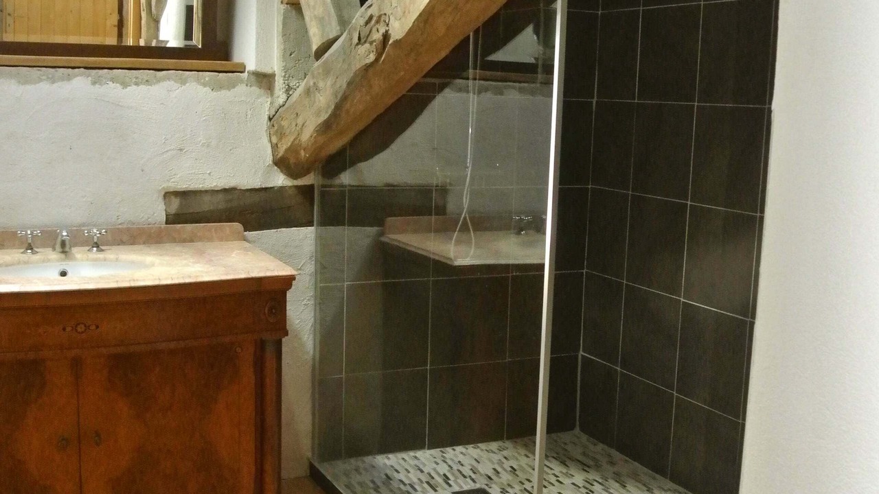 Photo of Bathroom in Claudon