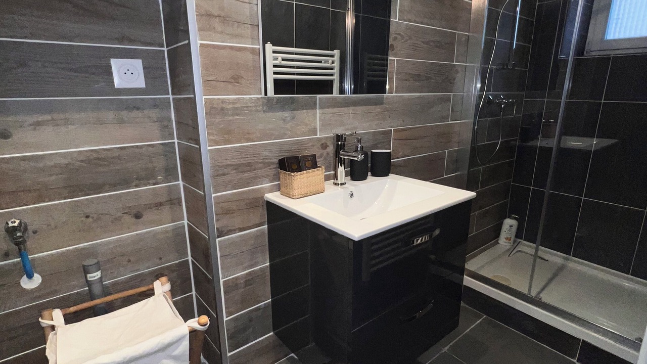 Photo of Bathroom in Le Creusot