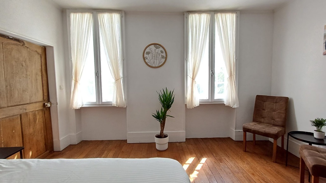 Photo of Bedroom in Tournus