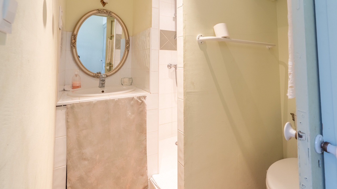 Photo of Bathroom in Suze-la-Rousse