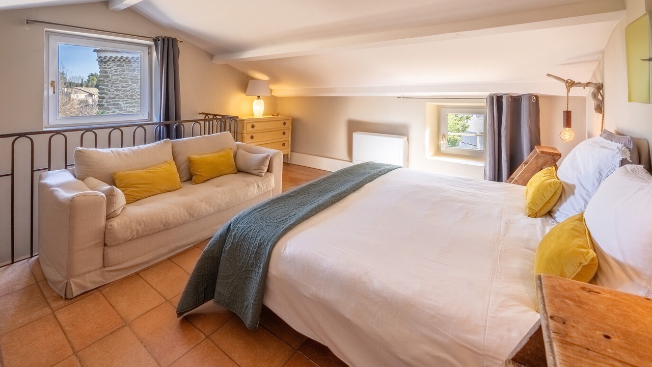 Photo of Bedroom in Suze-la-Rousse