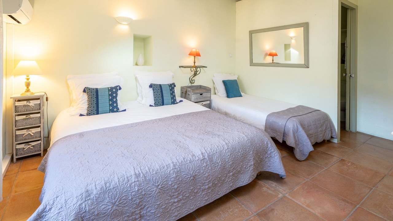 Photo of Bedroom in Suze-la-Rousse