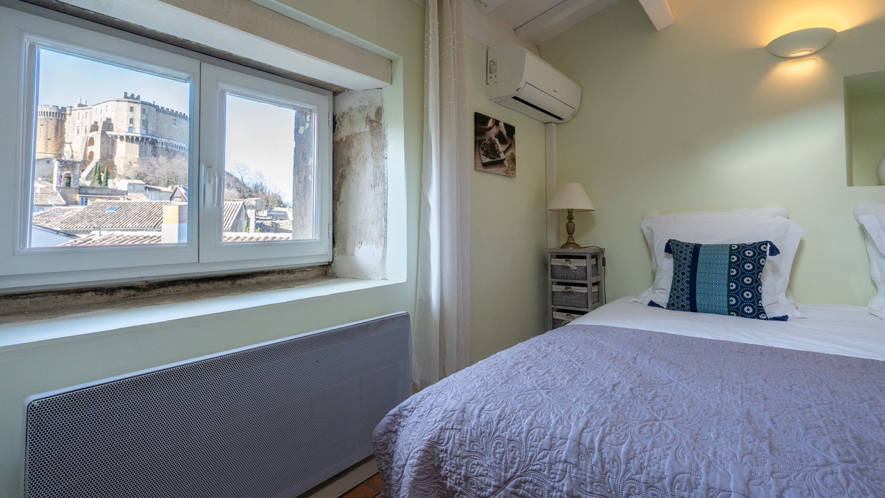 Photo of Bedroom in Suze-la-Rousse