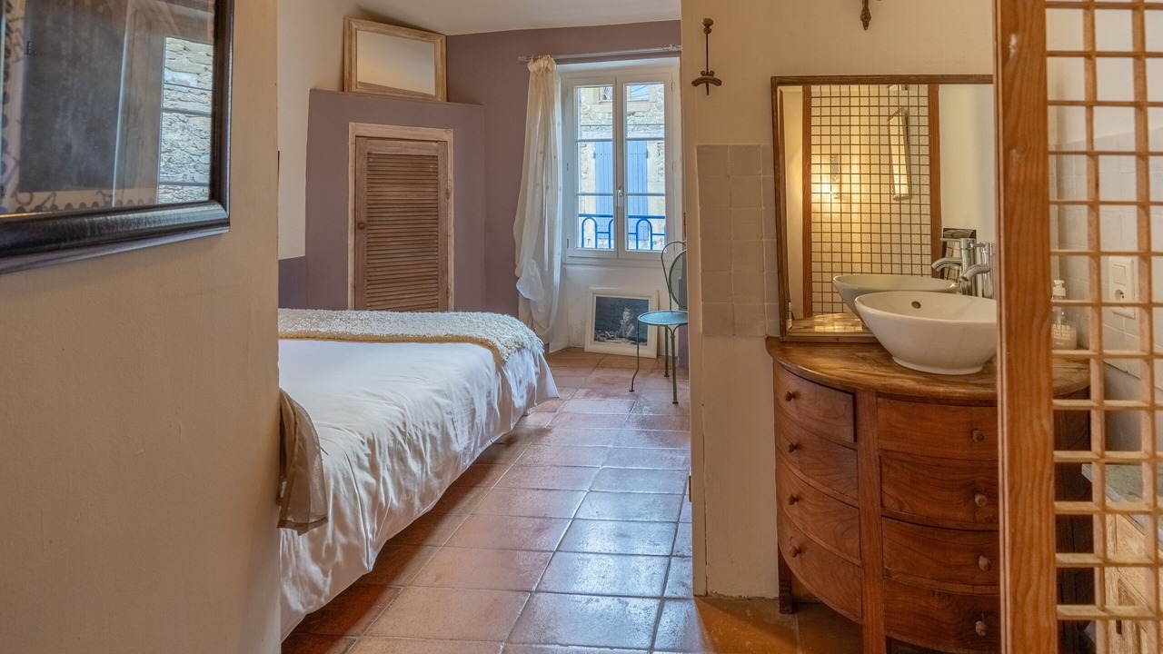 Photo of Bedroom in Suze-la-Rousse