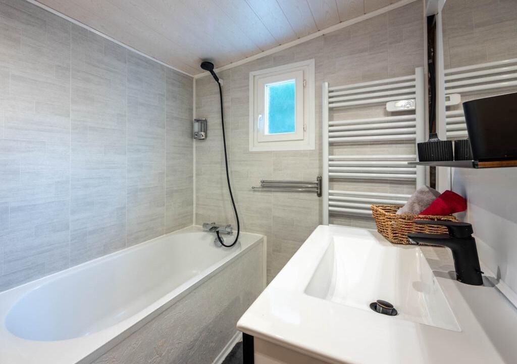 Photo of Bathroom in Renauvoid