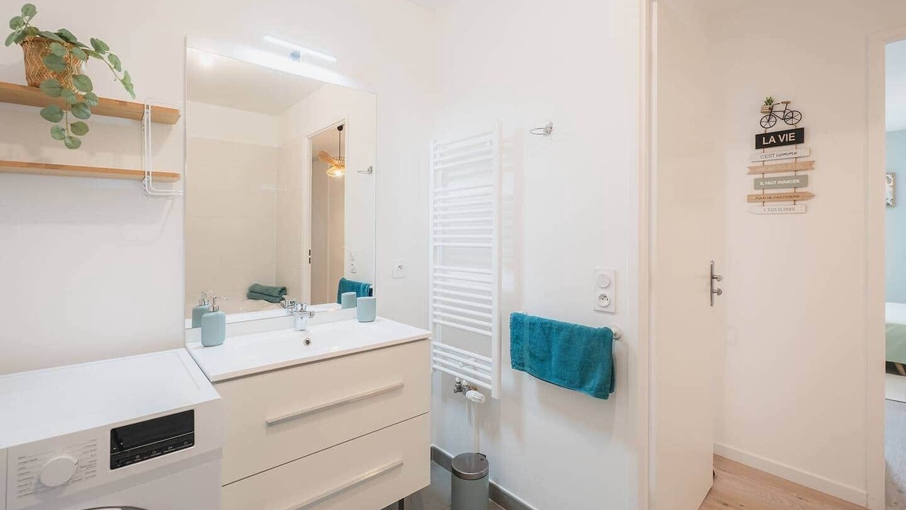 Photo of Bathroom in Orly