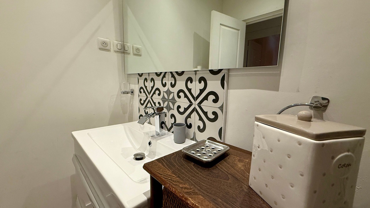 Photo of Bathroom in Besancon Old Town