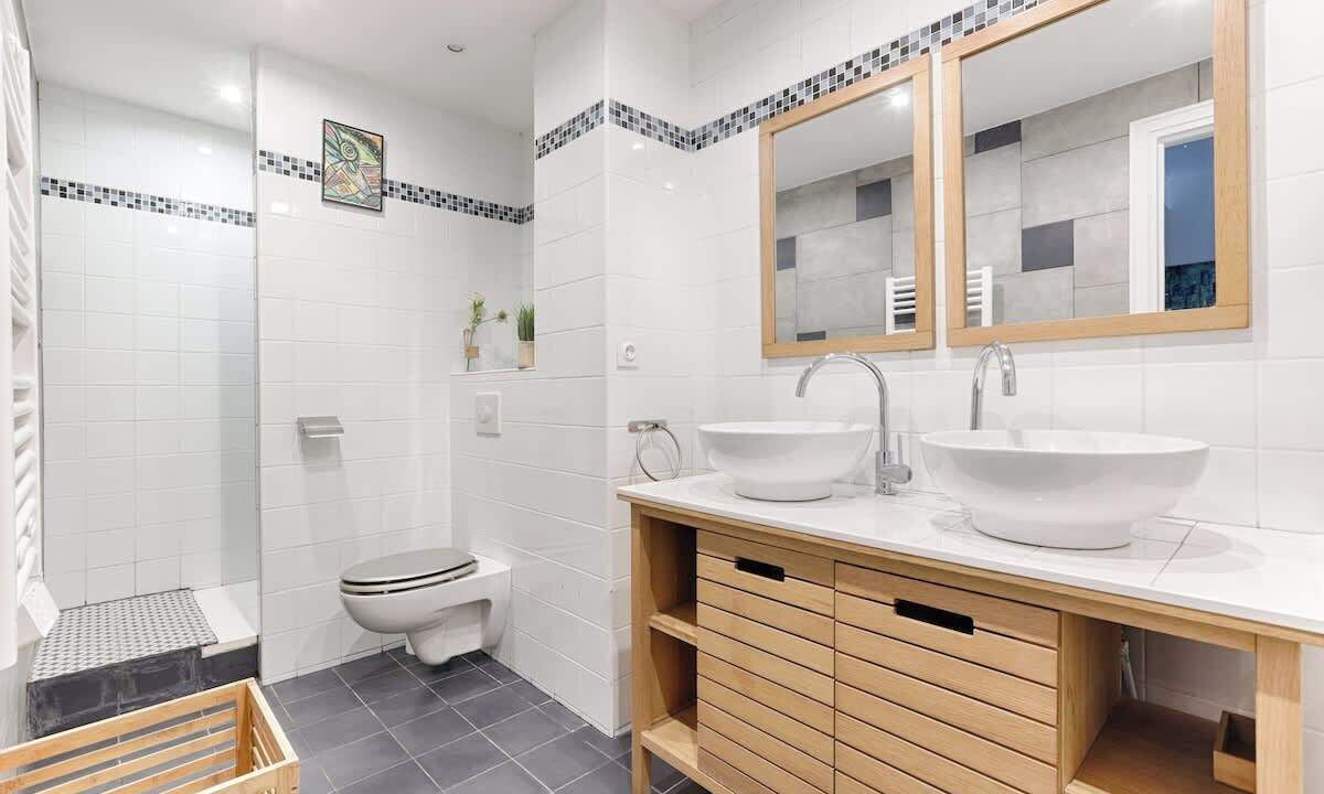 Photo of Bathroom in Saint-Fargeau