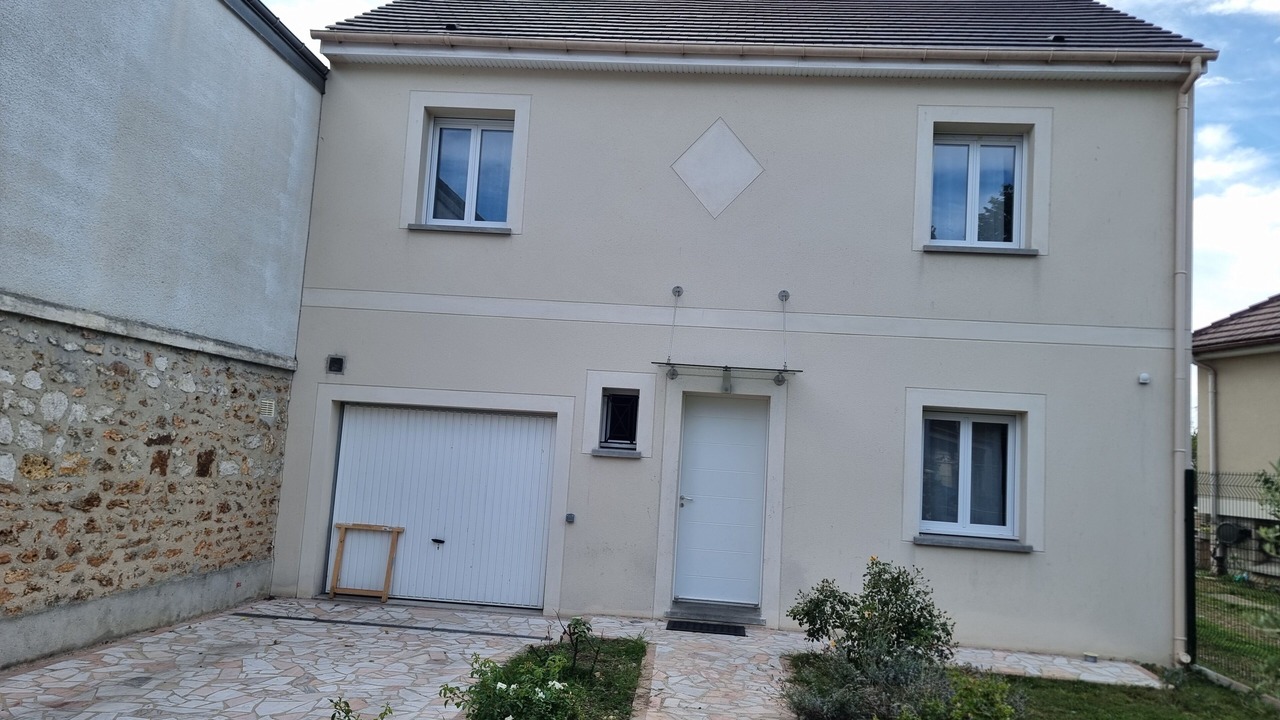 Photo of Outdoor in Sainte-Genevieve-des-Bois