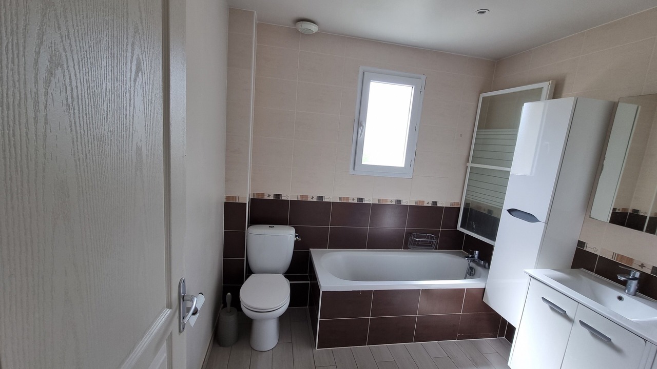 Photo of Bathroom in Sainte-Genevieve-des-Bois