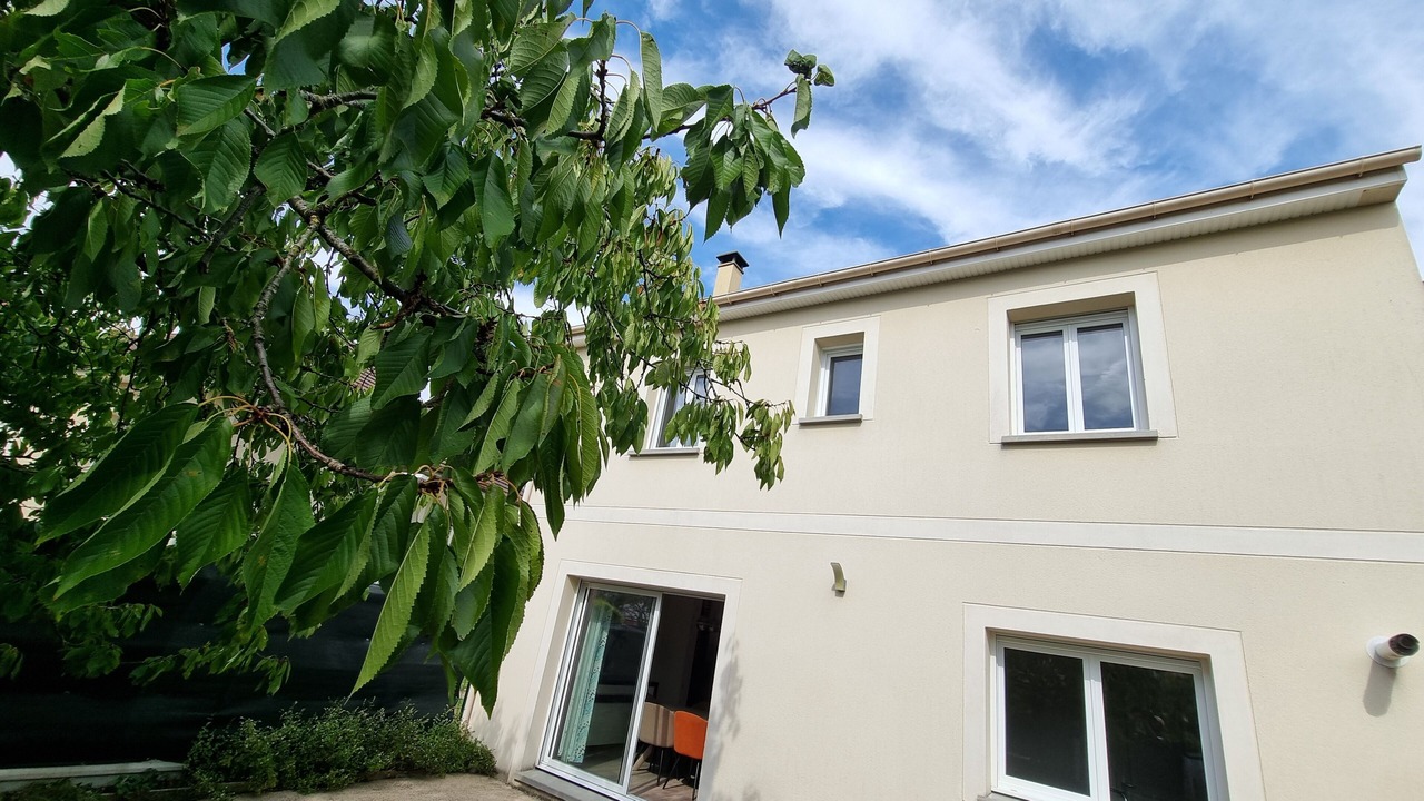 Photo of Outdoor in Sainte-Genevieve-des-Bois