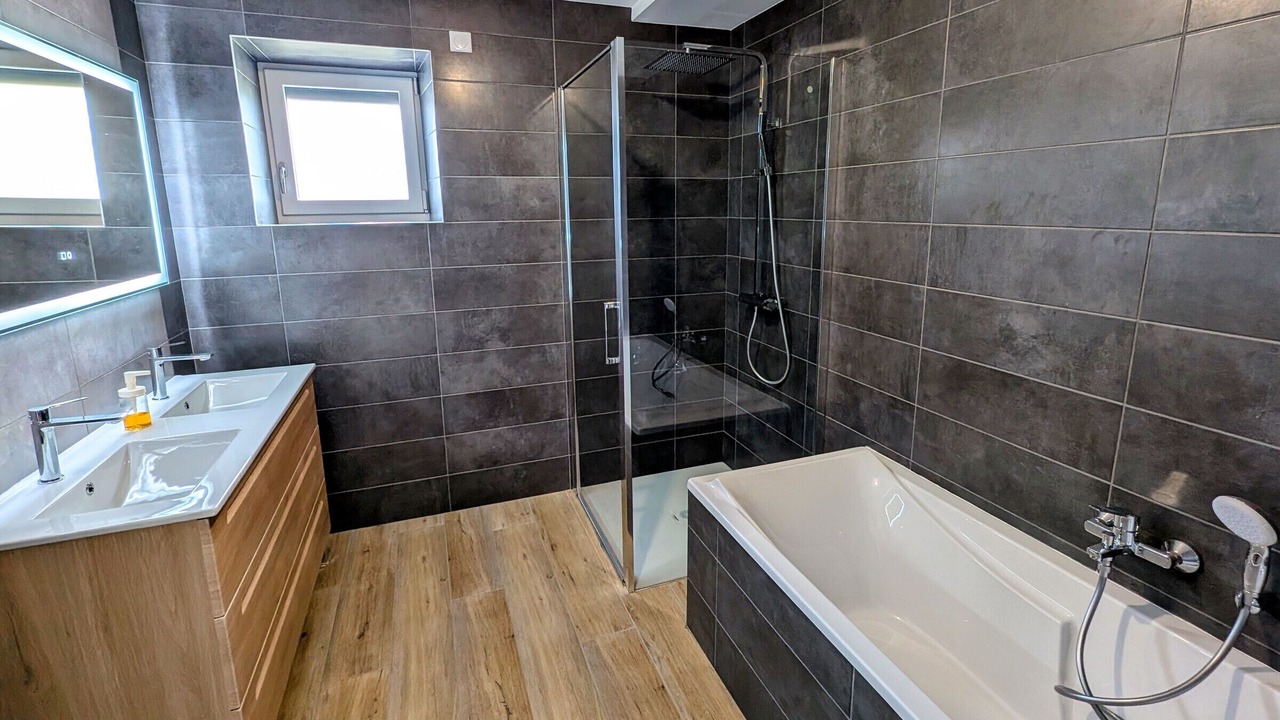 Photo of Bathroom in Les Fessey