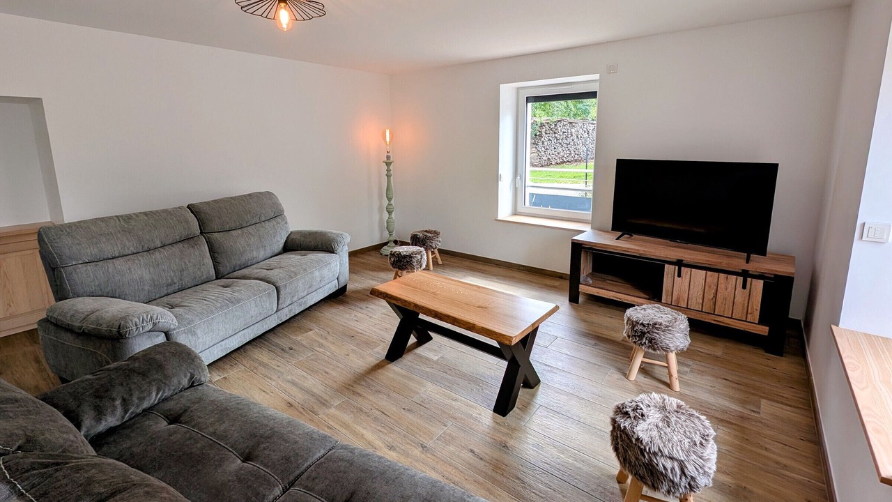Photo of Livingroom in Les Fessey