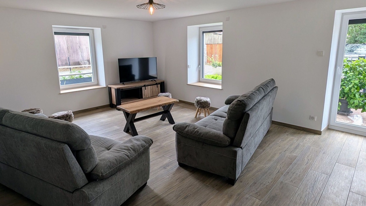 Photo of Livingroom in Les Fessey