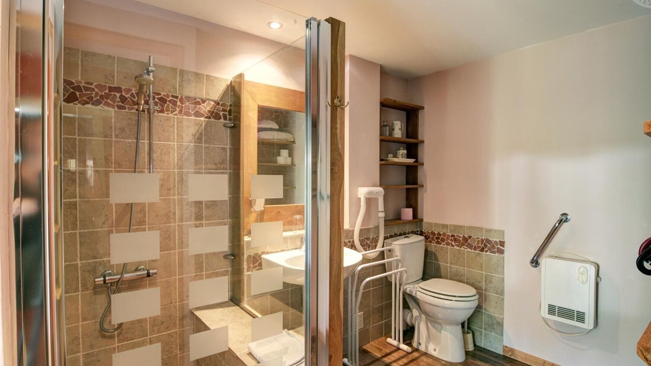 Photo of Bathroom in Saint-Jean-la-Vetre