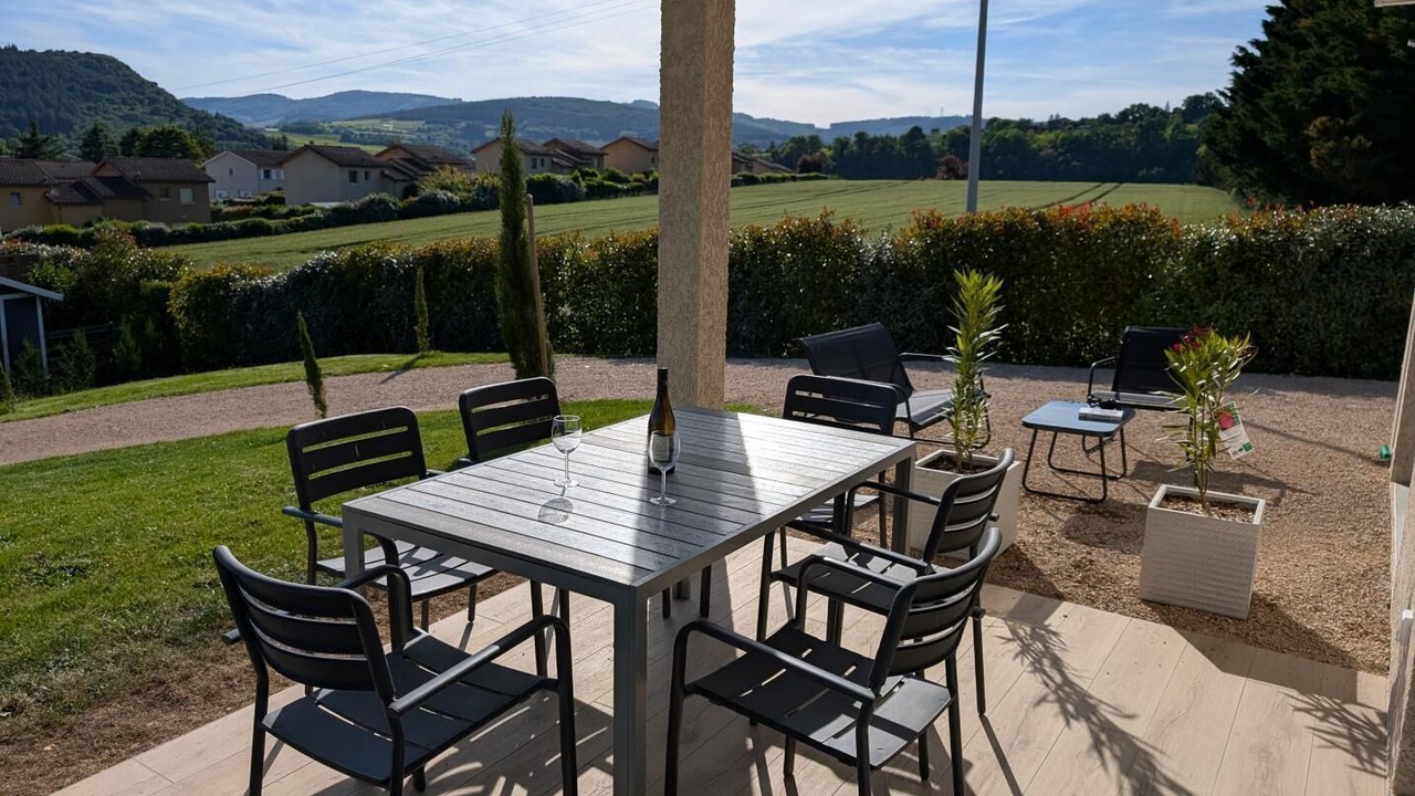 Photo of Outdoor in La Roche-Vineuse