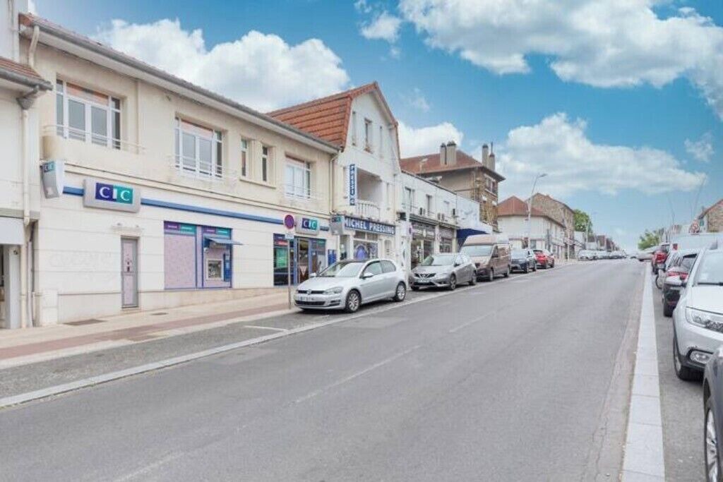 Photo of Others in Sainte-Genevieve-des-Bois