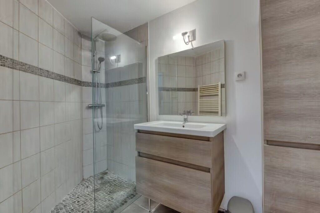 Photo of Bathroom in Sainte-Genevieve-des-Bois