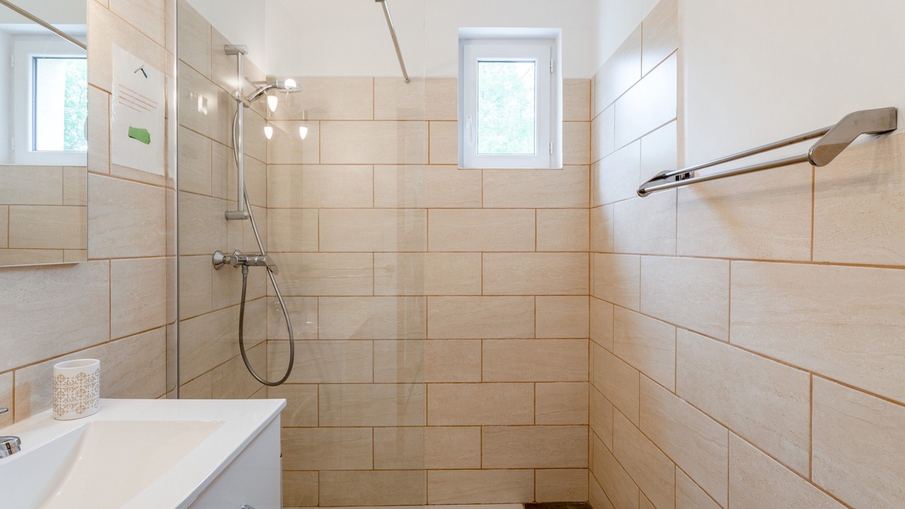 Photo of Bathroom in Rousset-les-Vignes