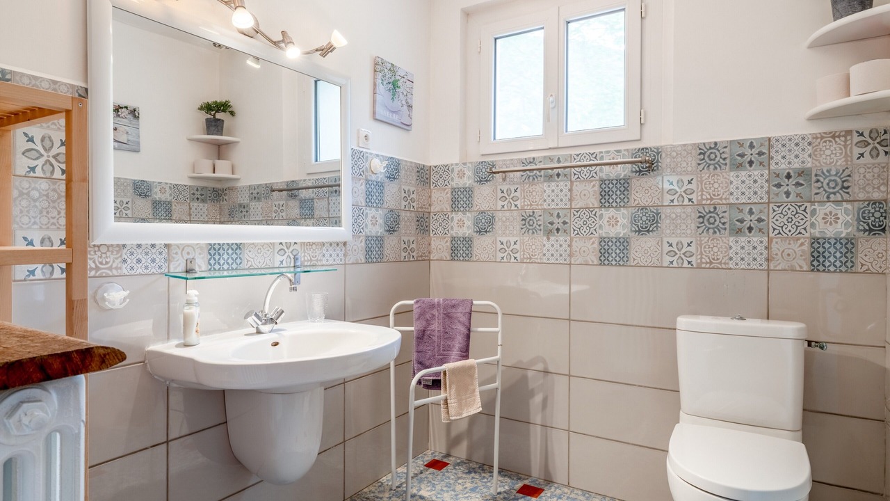 Photo of Bathroom in Rousset-les-Vignes