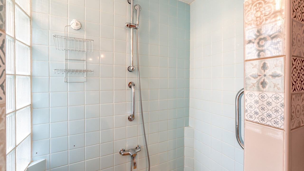 Photo of Bathroom in Rousset-les-Vignes