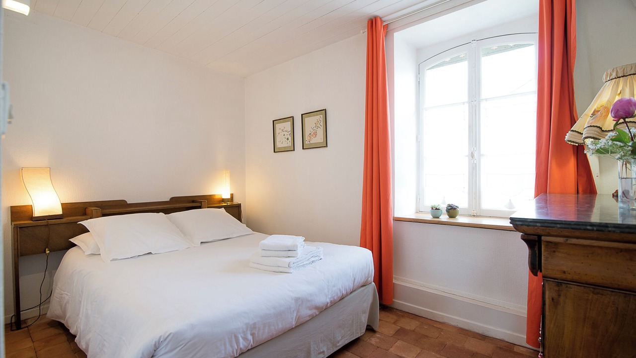Photo of Bedroom in Menessaire