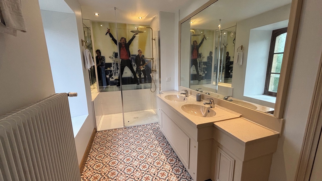 Photo of Bathroom in Saint-Pere