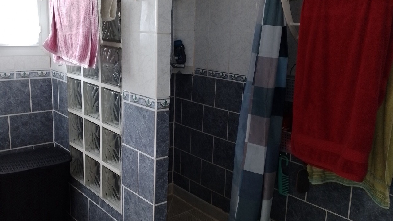 Photo of Bathroom in Allex