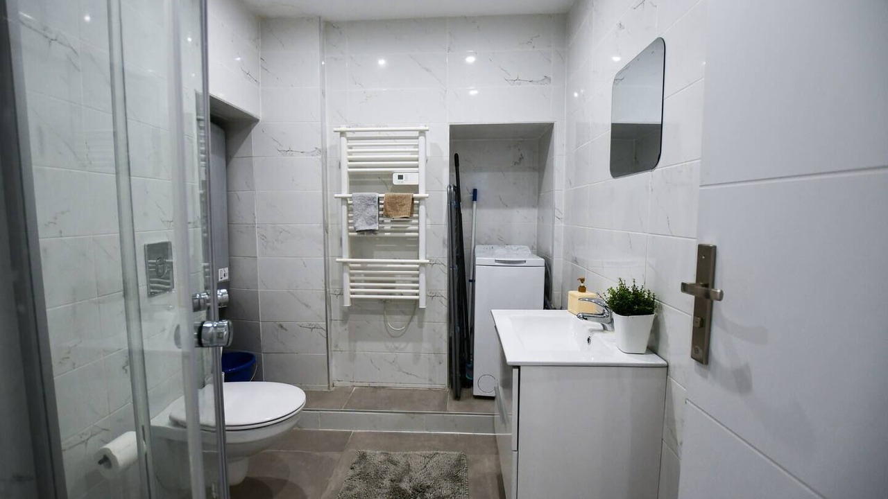 Photo of Bathroom in Chateau-Chinon