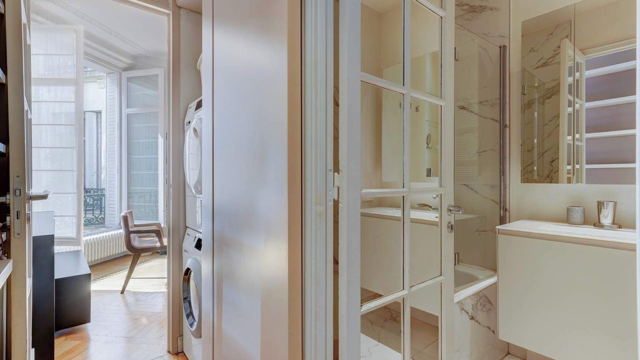 Photo of Bathroom in 6th Arrondissement