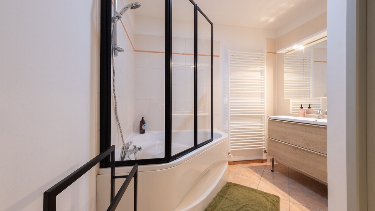Photo of Bathroom in Oelleville