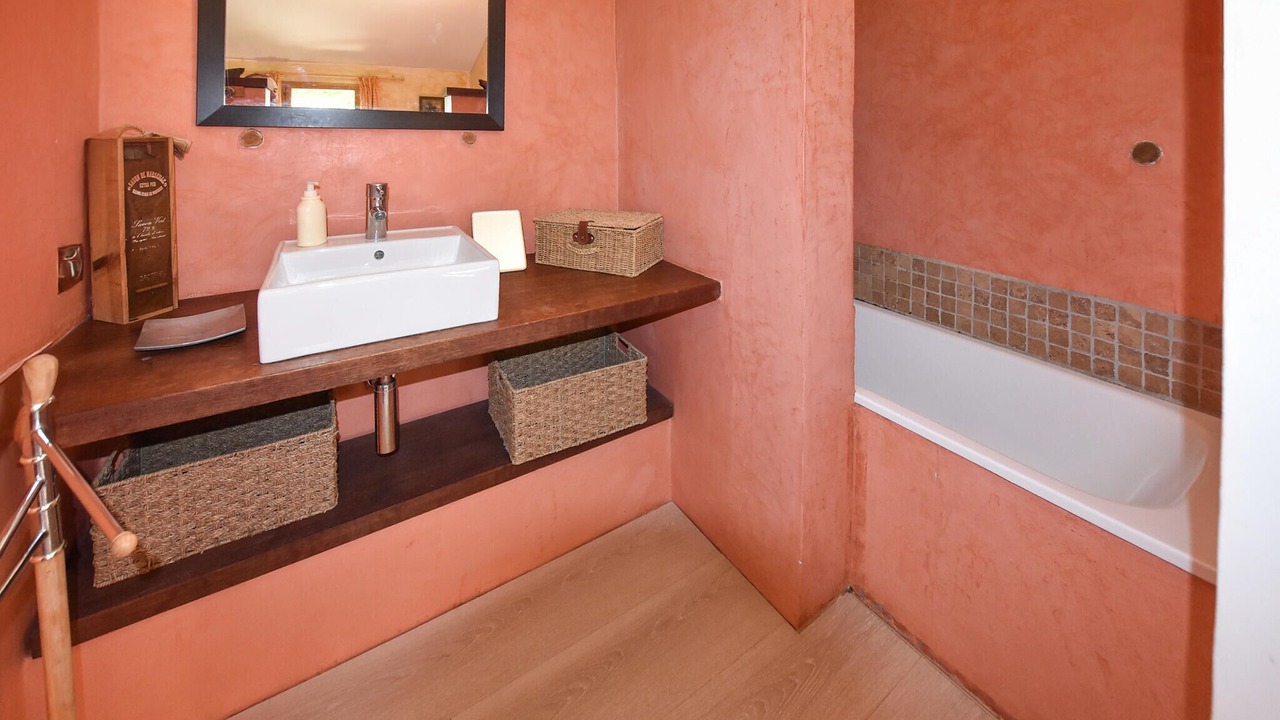 Photo of Bathroom in Malaucene