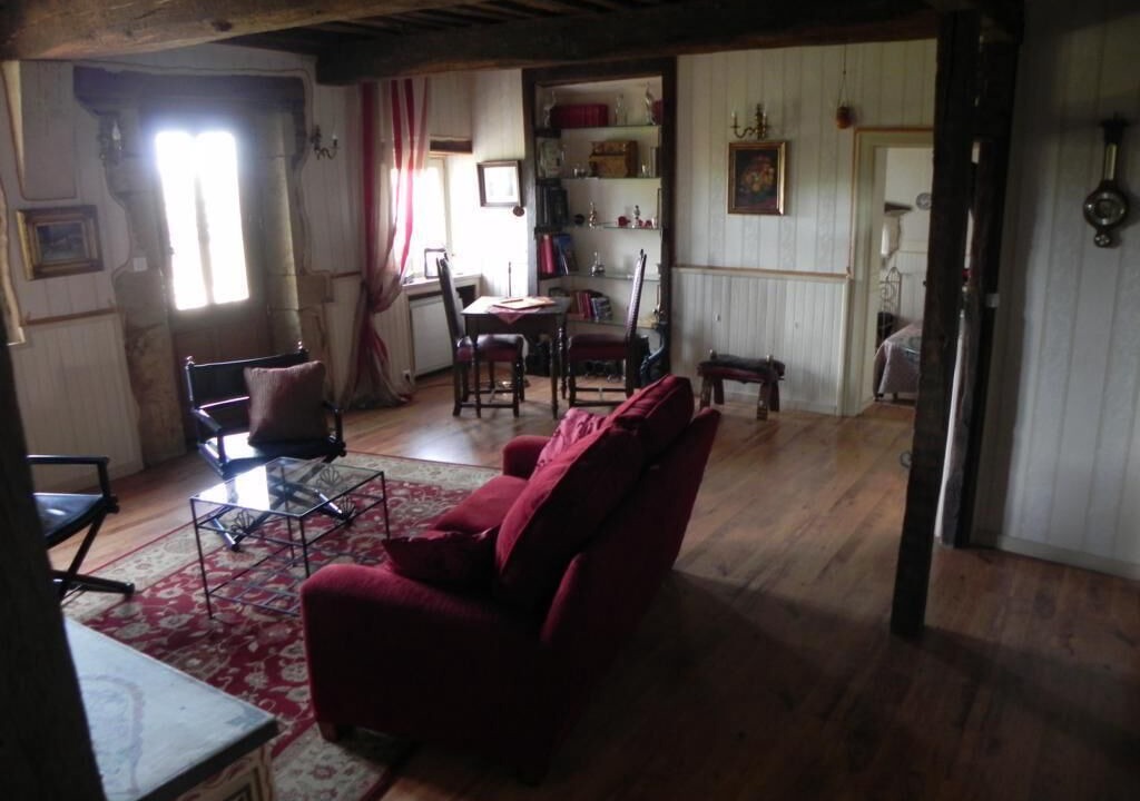 Photo of Livingroom in Bourg-le-Comte