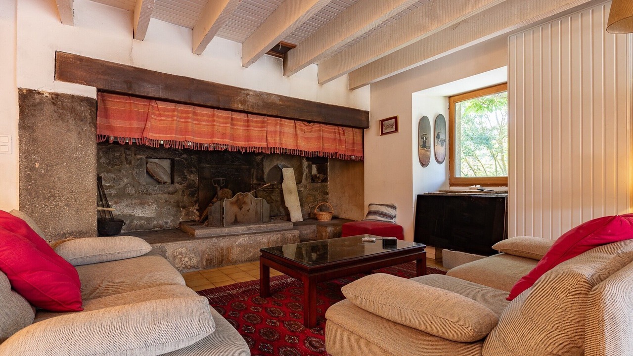 Photo of Livingroom in Saint-Barthelemy-Grozon